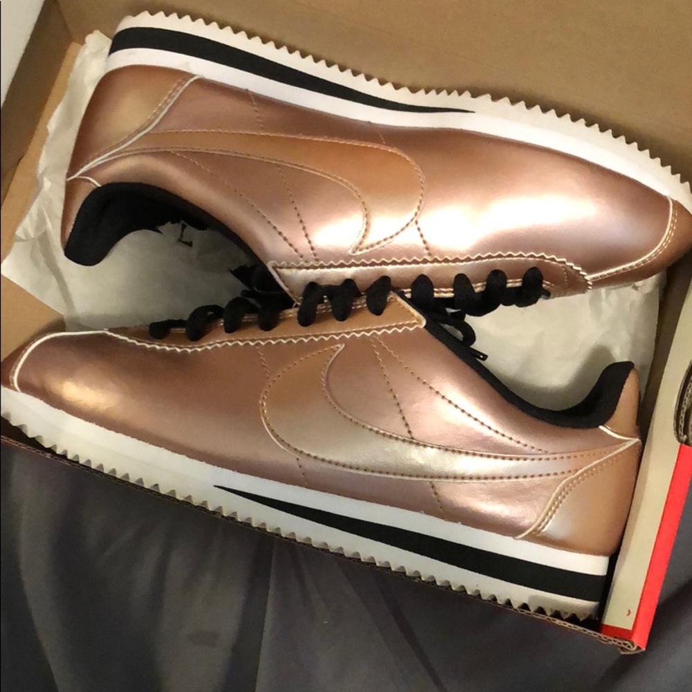 Nike Cortez Rose Gold size 7wmns
